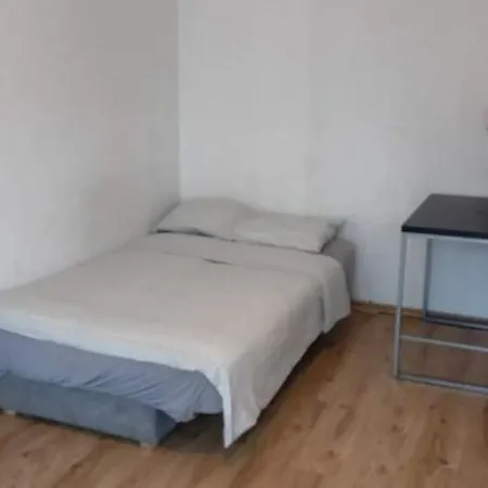 West 27 Nocleg ze śniadaniem *